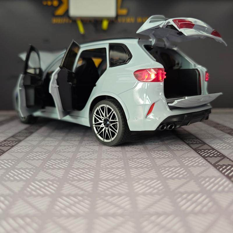 1:24-й литой автомобиль-модель BMW X5M, двери, капот и багажник открываются со звуковым и световым сопровождением, подарок