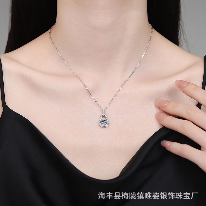 D Color 1ct Moissanite Lock Pendant Necklace Simple Versatile Chain Women