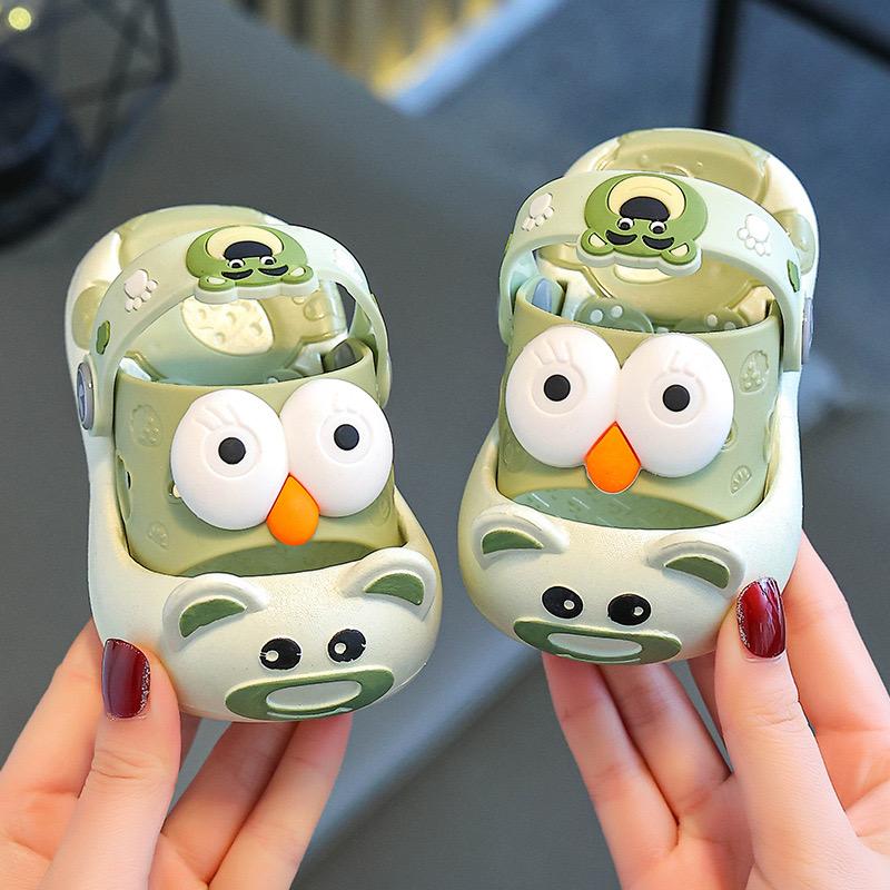 Kids Summer Cartoon Cave Hole Sandals 2024 Garden Beach Slippers Sandals Non-Slip Soft Soled Quick Drying Shoes Childs Sandals
