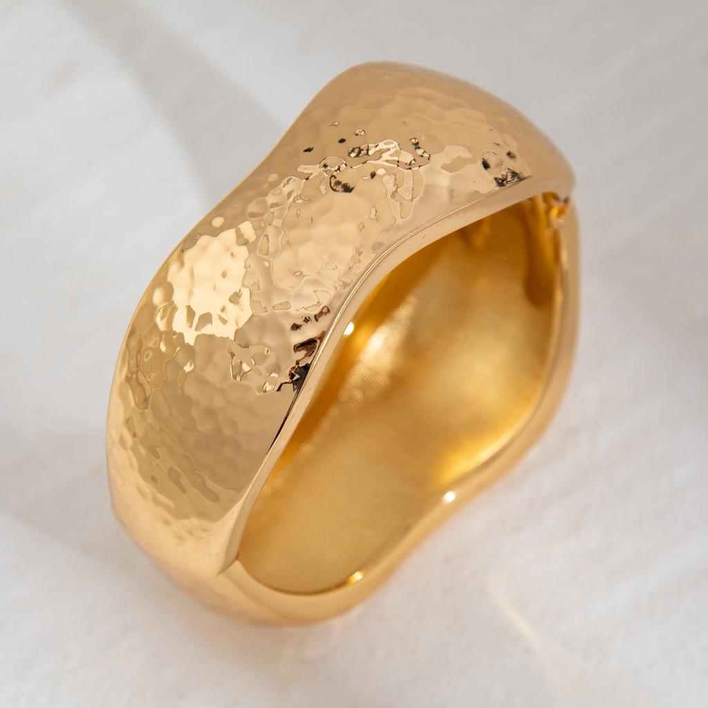 Personalised Exaggerated Wide Side Glossy Hammer Grain Bracelet Irregular Alloy Bracelet Set Fashion Commuter Senior Sense Ladies Jewellery