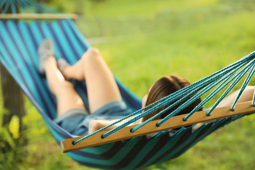 Single garden hammock with crossbar, 200 x 80, 150 kg strong
