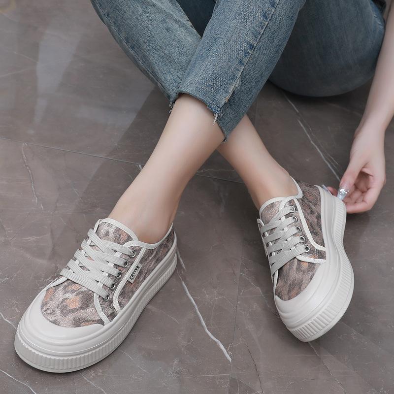 Толстая подошва, увеличивающая рост, парусиновые туфли с леопардовым принтом, женская спортивная обувь для серфинга, осень 2025, новая обувь для рыбалки, универсальная повседневная обувь