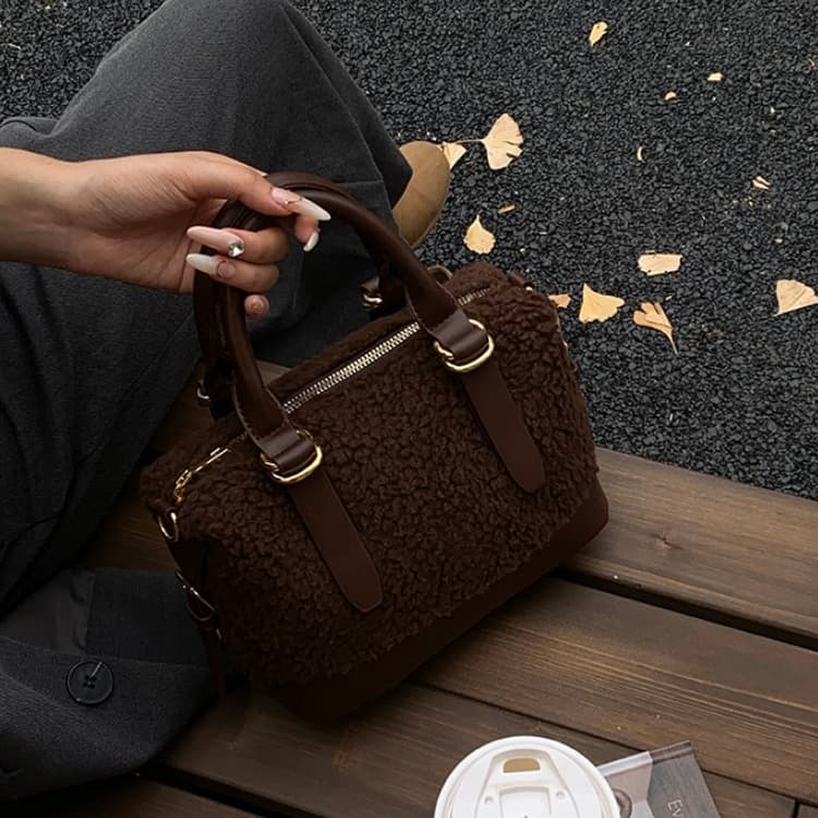 Женская плюшевая сумка через плечо