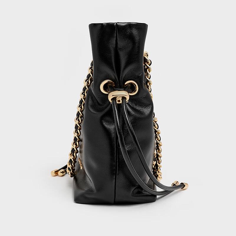 Сумка-хобо CHARLES&KEITH на шнурке с цепочкой