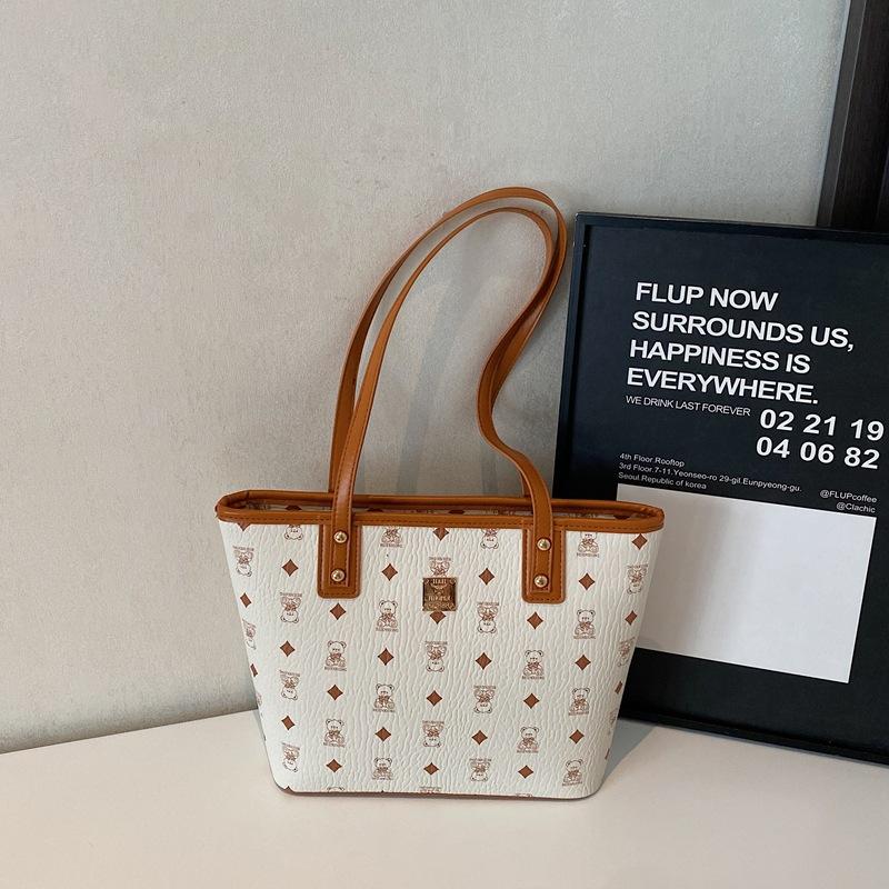 Женская сумка-тоут большой вместимости 2025 новая летняя универсальная сумка через плечо повседневная модная сумка для занятий для студентки колледжа