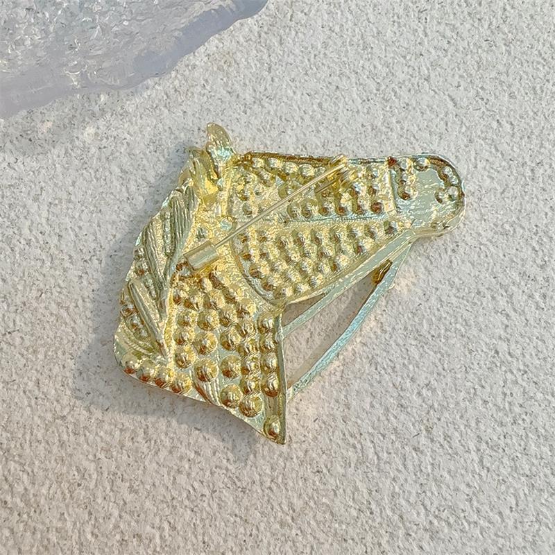 Сплав Брошь Лошадь Значки Зодиака Пони Женские Мужские Аксессуары для Одежды Лацкан Костюма Корсаж Значки Подарки Года