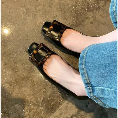 Весенние новые интернет-знаменитости с теми же лаковыми туфлями-лодочками с квадратной пряжкой, толстый каблук, средний каблук, квадратный носок, неглубокий вырез