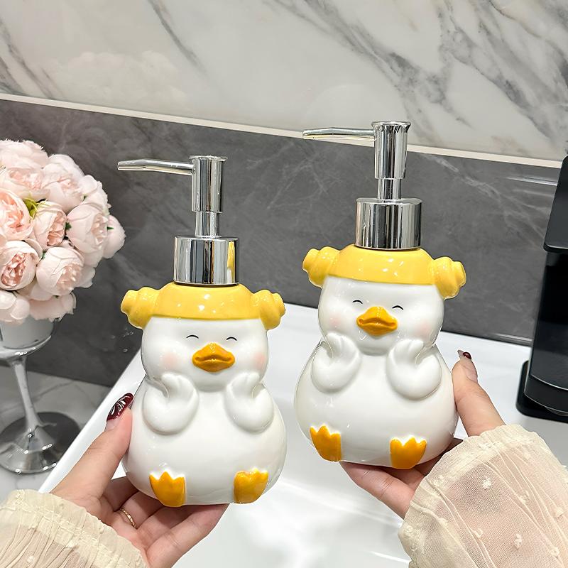 Cartoon Duck Soap Dispenser Body Wash Shampoo Dispensing Bottle Light lotion Press Bottle Bathroom Accessories