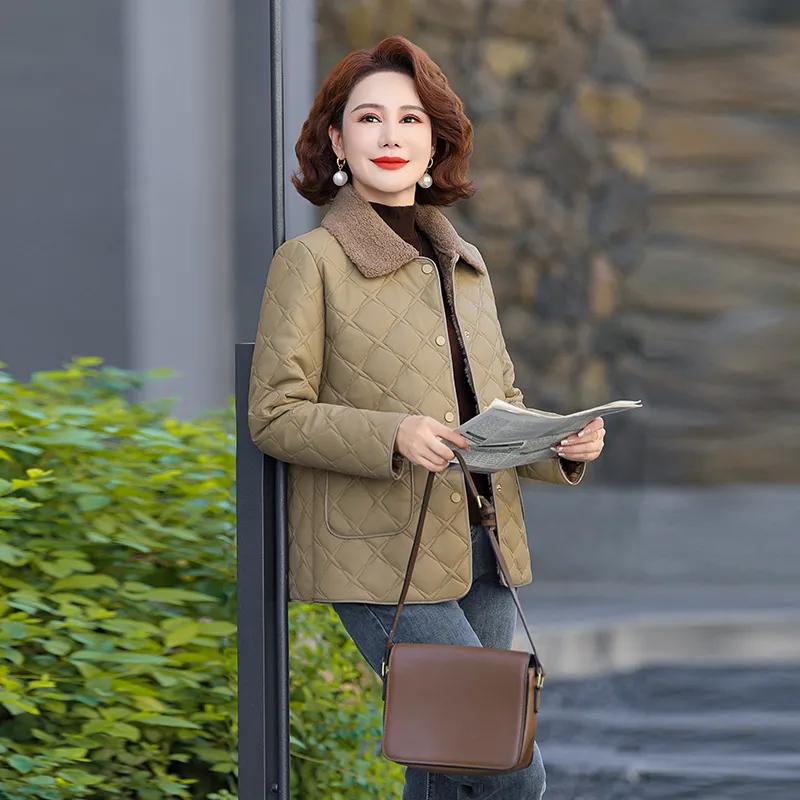 Женская зимняя куртка из искусственной кожи с подкладкой, модная куртка с подкладкой в западном стиле, теплая куртка с подкладкой из бархата для женщин среднего и пожилого возраста