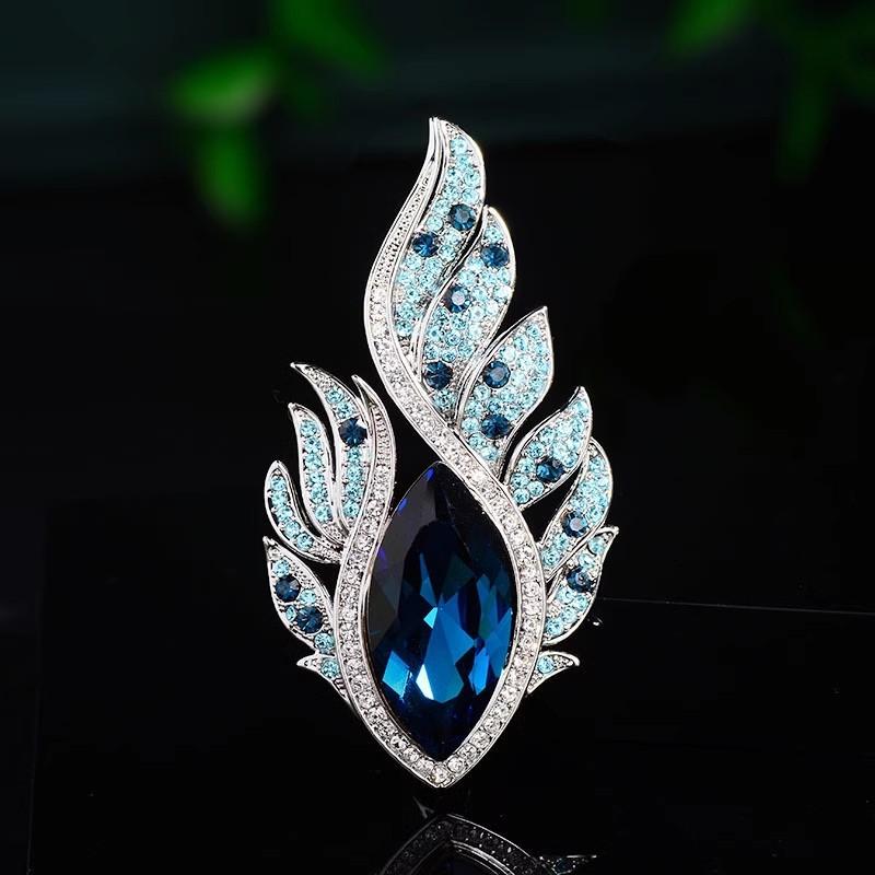 Angel Phoenix Feather Eye Brooch High-End Female Personality Delicate Crystal Brooch Niche Design Pin With Accessories