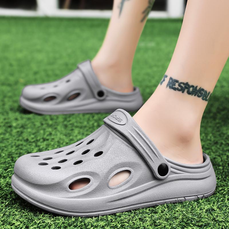 2025 Summer New Hole Shoes for Men Breathable and Comfortable Garden Clogs Slippers Anti Slip Beach Sandals Shoes