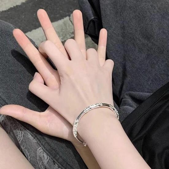 Женский браслет с цветочным тиснением, сплав серебряного цвета, китайский стиль, регулируемый, гладкий, полированный, на запястье, подарок на годовщину дня рождения, легкий браслет