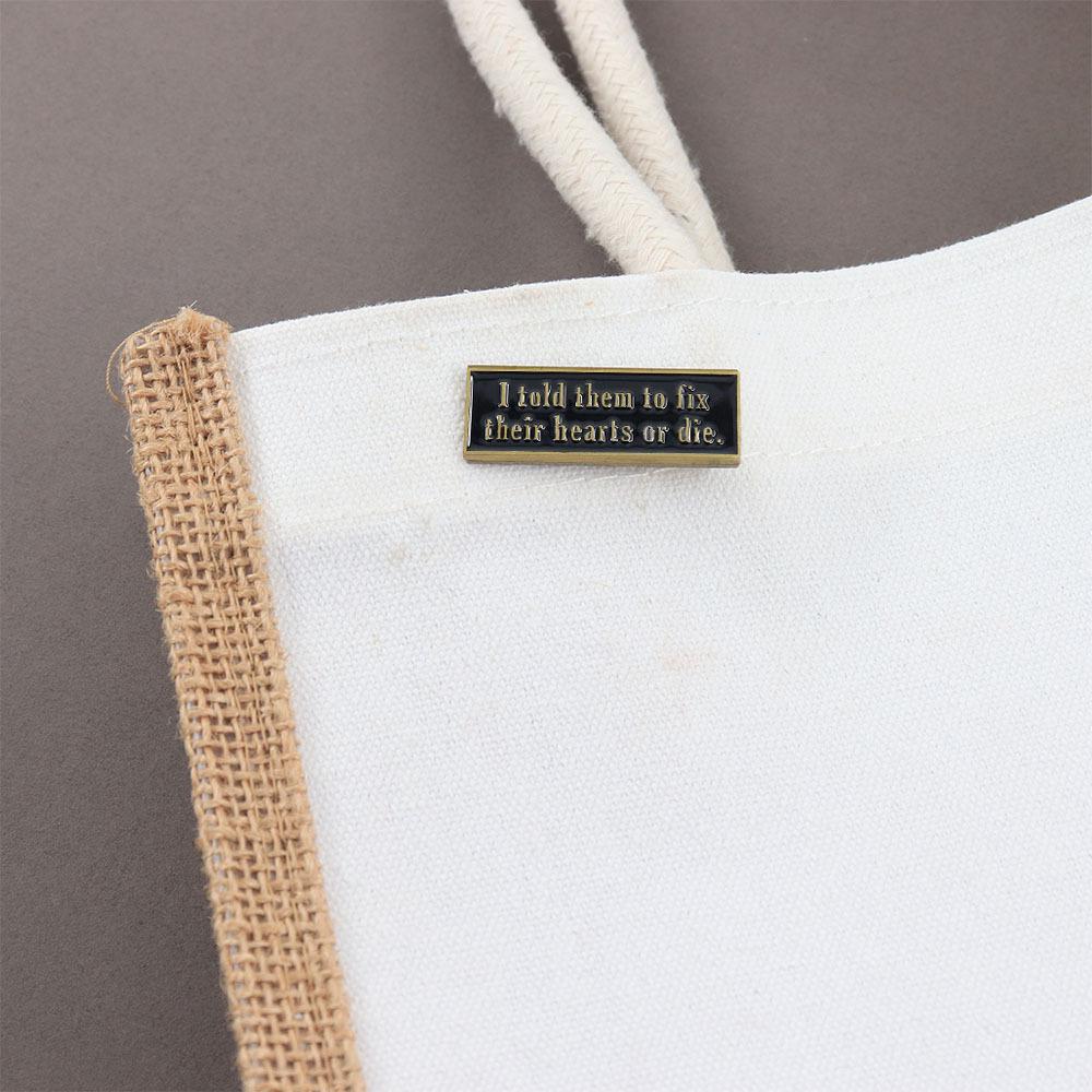 Эмалированный значок 'Исцели их сердца или умри' - Значок в стиле Твин Пикс с цитатой Дэвида Линча