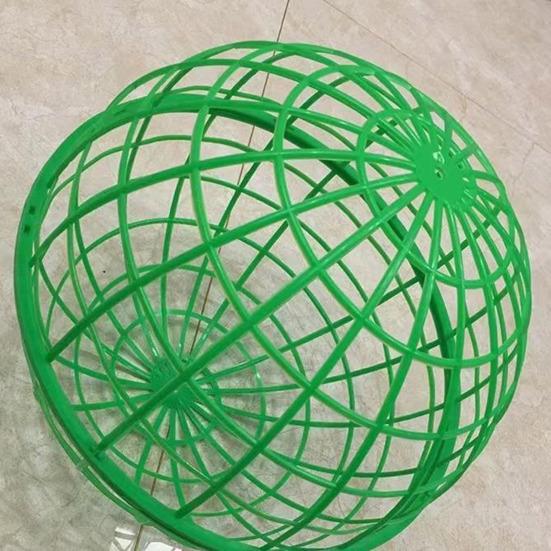 Rolling Chicken Ball Cage Detachable Chicken Ball Plastic Mesh Enclosure Chickens Orb Cage to Free Range for Hamsters Parrots Chicks