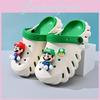 Детские клоги в мультяшном стиле, дышащие сандалии-слипоны для мальчиков и девочек в летних цветах