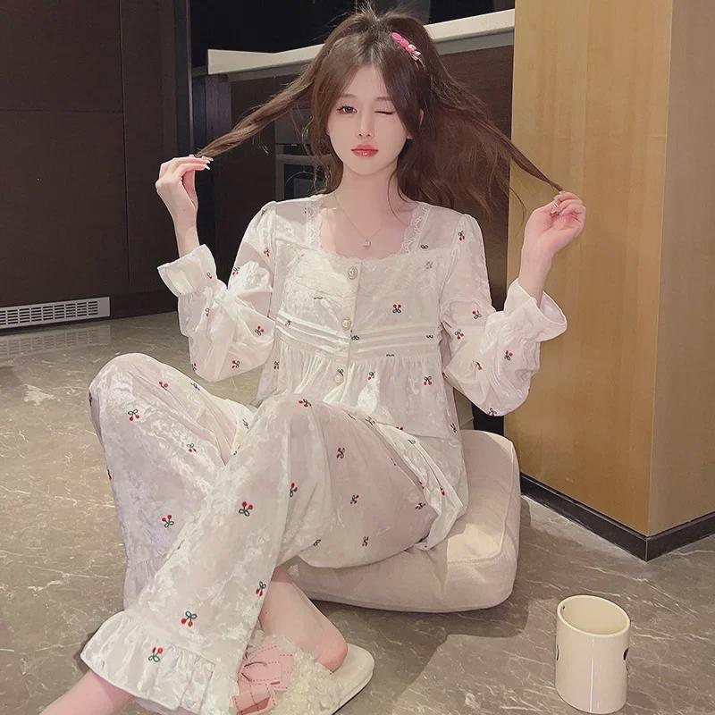 «Женский пижамный комплект Diamond Velvet 2024 года — плотный бархат золотого и кораллового цветов для осени и зимы»