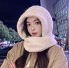 Вязаная зимняя шапка однотонная для холодной погоды и активного отдыха на улице
