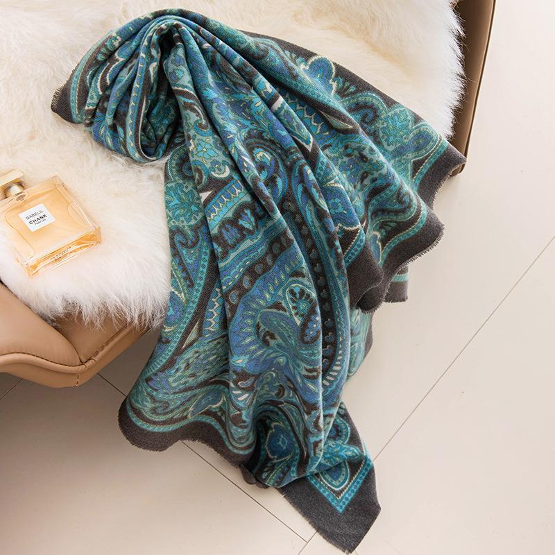New Retro Imitation Cashmere Scarf for Women Autumn and Winter Atmosphere Retro Tassel Print Women's Shawl