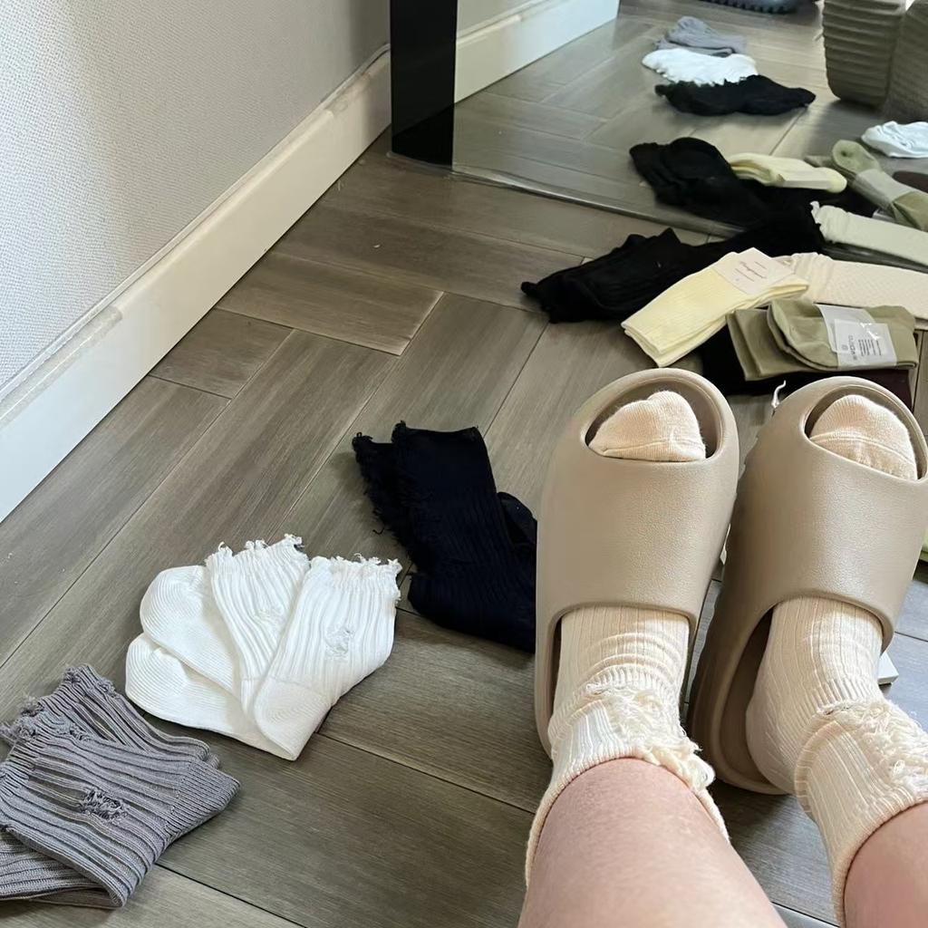 Тапочки из кокоса. Ощущение, будто наступаешь на дерьмо. Сандалии на толстой подошве. Новые летние нескользящие сандалии.