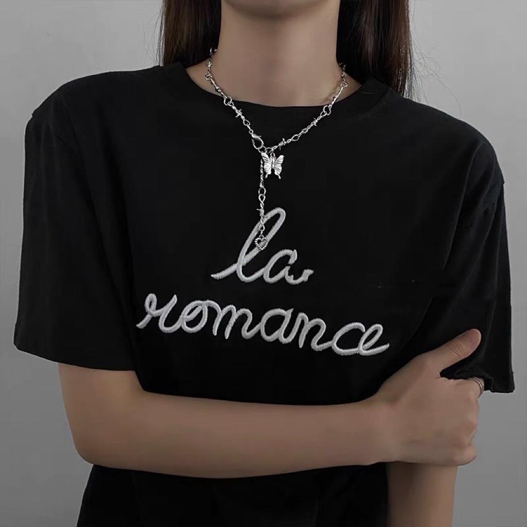 Super Cool Personality Thorn Butterfly Love Pendant Necklace Female Summer Niche Design Sense Advanced Temperament Collarbone Chain Tide