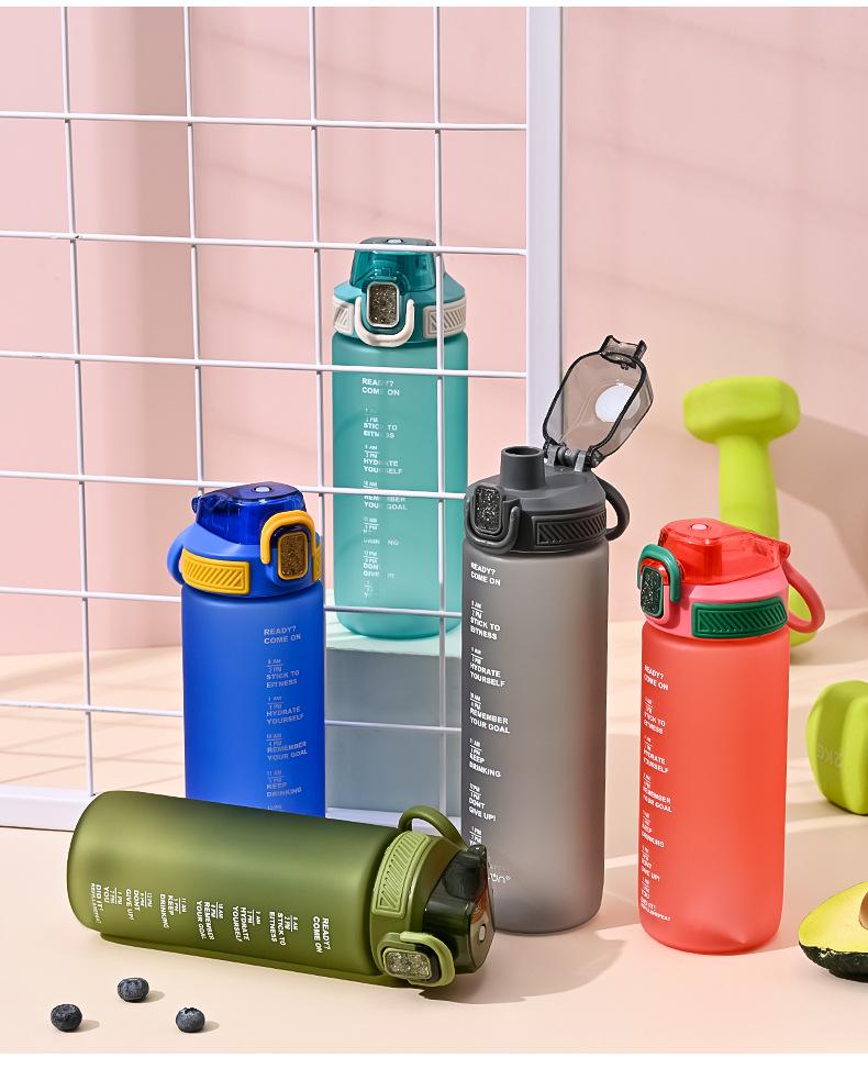 Unisex 700ml Sports Water Bottle - Portable Summer Outdoor Fitness Cup with Stylish Design.