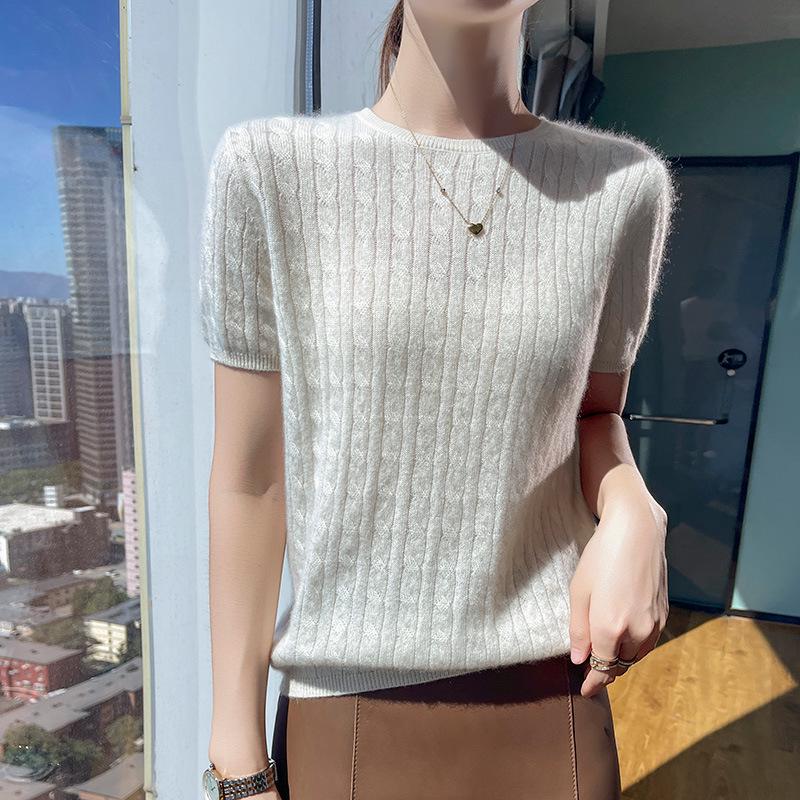 Women's Cable Knit Cashmere Sweater - Round Neck, Five-Sleeve, Solid Color, Perfect for Spring and Autumn.