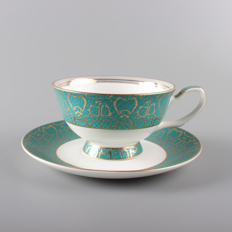 1 комплект, винтажный набор чайных чашек из костяного фарфора, изысканная керамическая кофейная чашка с цветочным узором и золотой отделкой, декор для столовой и стола