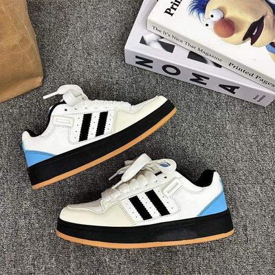 Осень новая обувь-хлеб женская ins тренд универсальная толстая подошва увеличивающая рост студенческая спортивная и повседневная обувь для скейтборда 2025