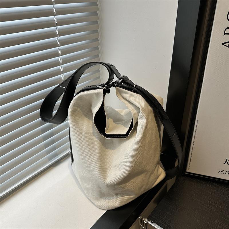 Large Capacity Denim Bag Women's 2025 Autumn New Trendy Shoulder Messenger Bag Large Bag Korean Niche Bucket Bag