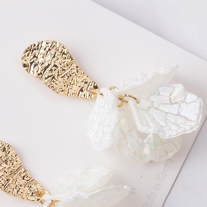 Серьги из стерлингового серебра 925 пробы с перламутровой трещиноватой раковиной в виде цветка - Дизайн в сказочном стиле