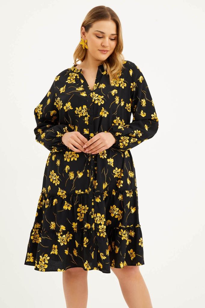 Женское платье большого размера с рюшами и поясом