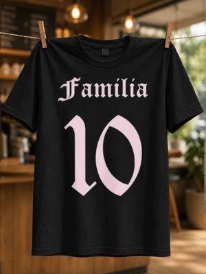 Familia 10 Бледно-розовые Готические Буквы Большая Цифра 10 И Чистый Семейный Трибьют в Футбольном Стиле Унисекс Все Футболки