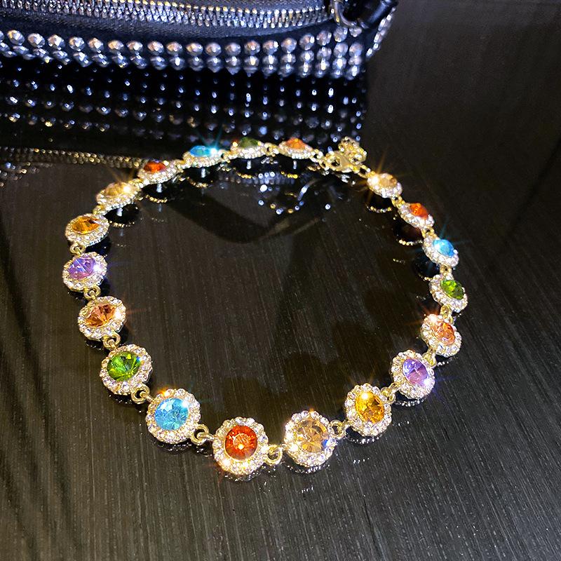 Vintage Teardrop Rhinestone Colorful Necklace: Retro High-End Clavicle Chain Court Style Choker for Women