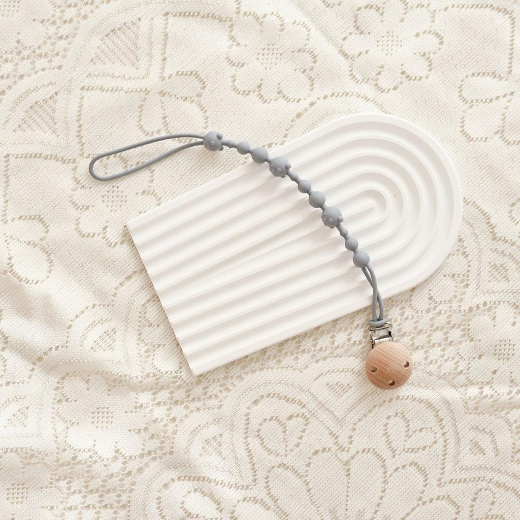 Solid Color Silicone Pacifier Chain Clips Baby Boys Girls Pacifier Gum Chain Bite Music Teeth Grinding Stick Toy Anti Loss Rope