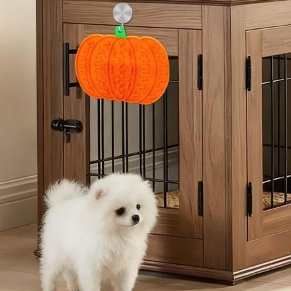 Anti-Choking Pumpkin-shaped Pet Licking Mat Bite Resistant Silicone Feeding Mat Kibble Feeding