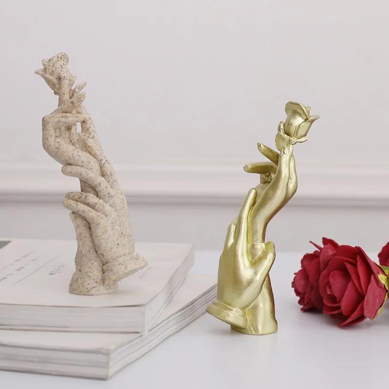 Украшение дома, скульптура из смолы, статуя, гостиная, винный шкаф, современная мода, ручные украшения в виде роз, золотые поделки, подарок
