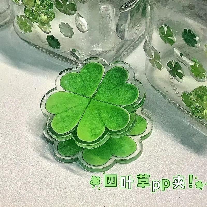 Acrylic Four Leaf Clover Photo Clip Cute Cartoon Hand Account Clip For Friends
