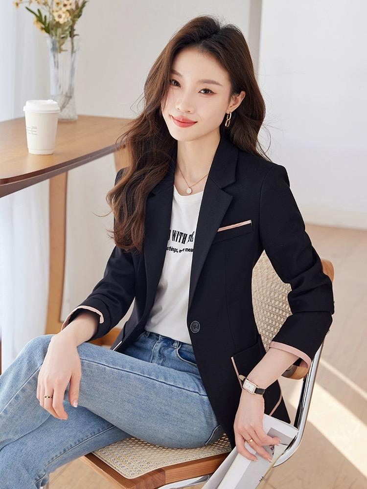 Изысканный женский блейзер для создания шикарного и профессионального образа