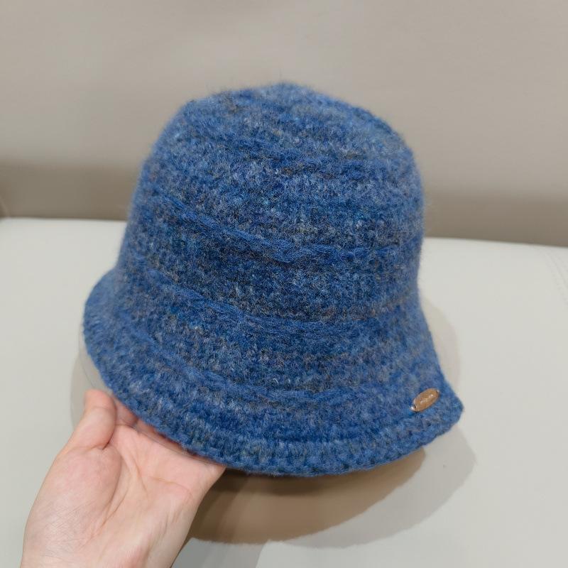 Niche autumn and winter bucket hat women's woven ear protection warm knitted hat with split fork showing small face casual versatile basin hat