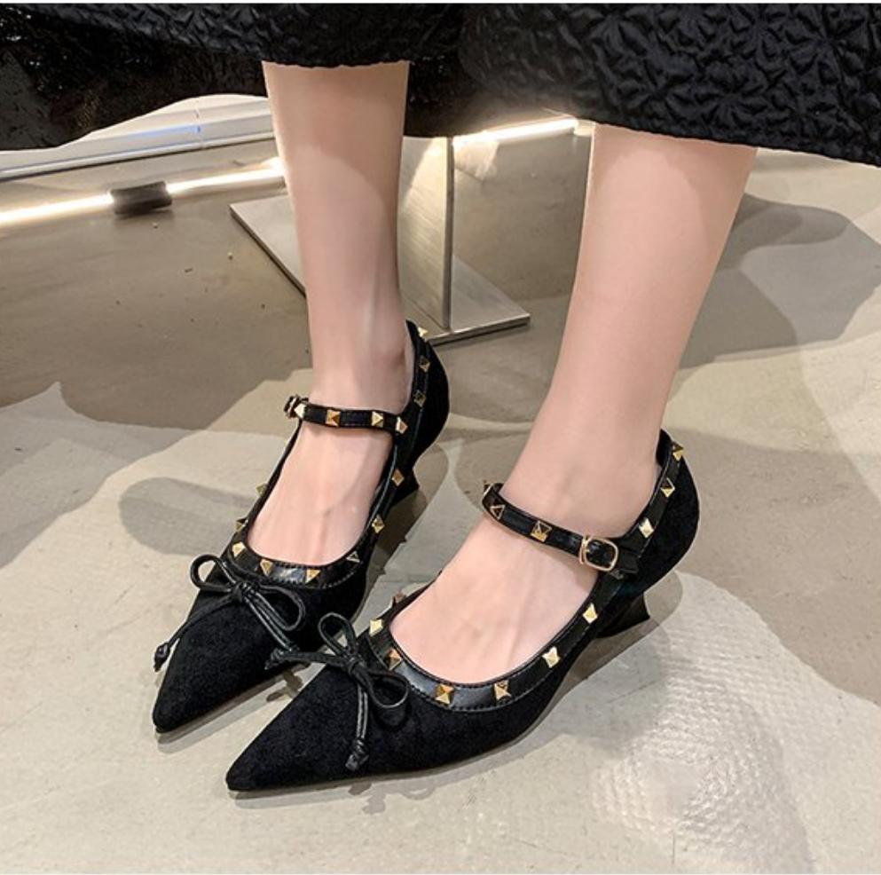 Fashion Retro Designer Red Bowknot Heel Women Shoes Fashion Pointed Toe Rivet Pumps Stripper Party Fotwear Female Wedges Mary Jane Shoes