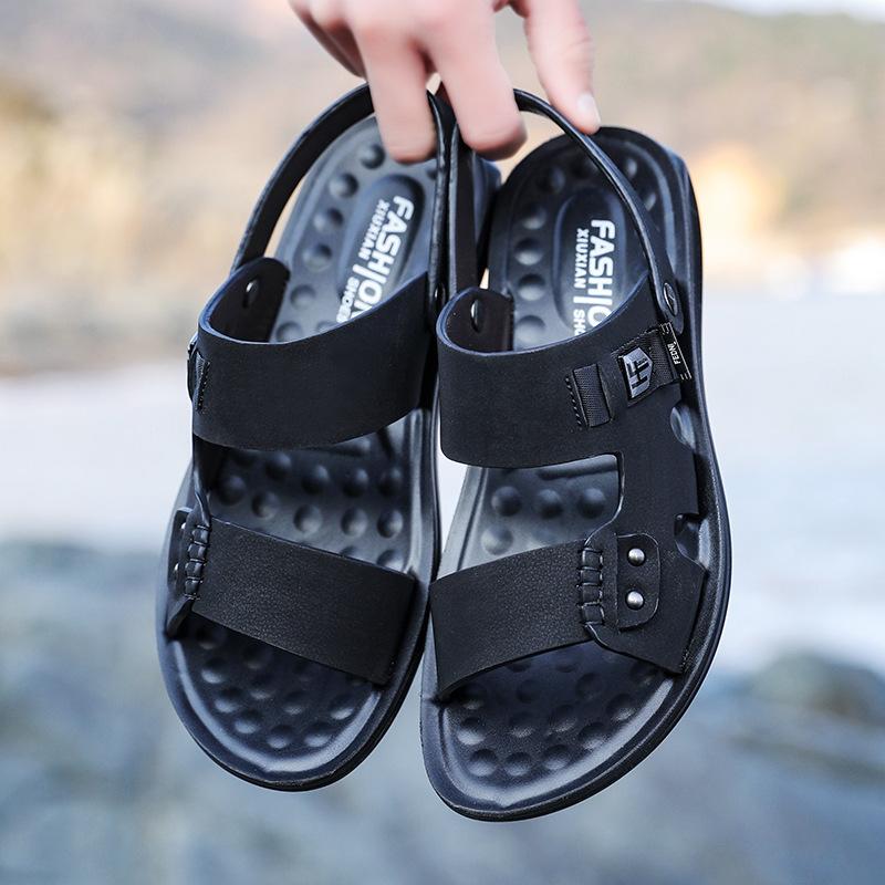 2025 летняя новая мужская обувь для езды на мотоцикле, две кожаные сандалии, повседневная модная пляжная обувь, сандалии, тапочки для мужчин 2305