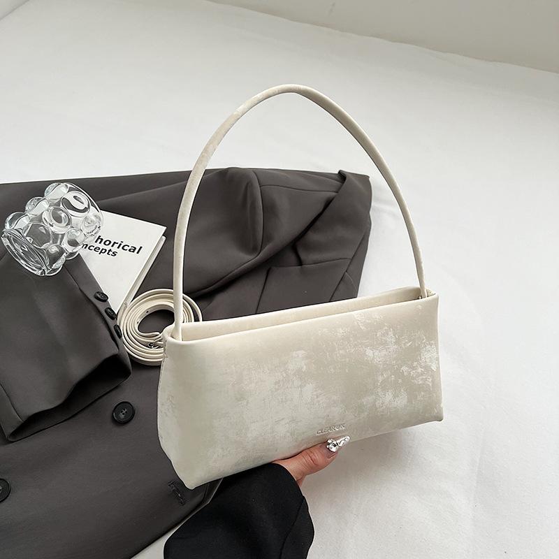 Корейская версия нишевый дизайн сумка-багет подмышку зарубежное ощущение ретро однотонная простая сумка на плечо элегантная маленькая квадратная сумка женская сумка