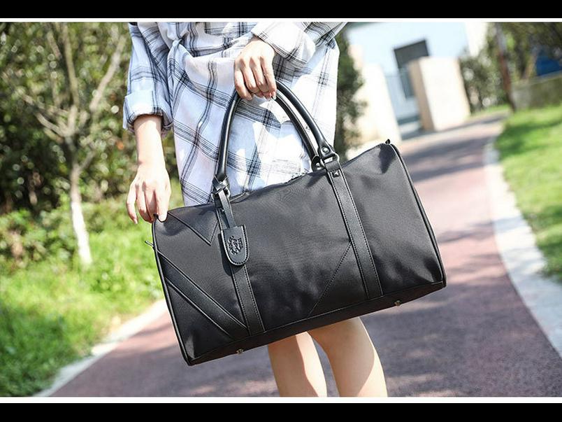 Men's Large Capacity Waterproof Lightweight Travel Bag