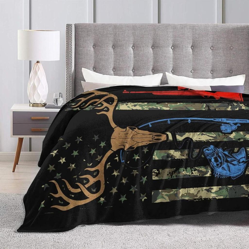 Hunting Fishing Theme Flannel Throw Blanket Deer Skull Fish Camo Pattern Print Soft Warm Blanket for Men Sofa Bedroom Gift