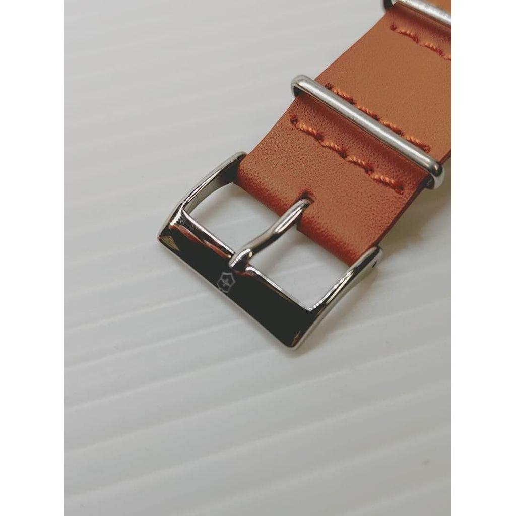 Подержанные кожаные часы на кварцевом механизме VICTORINOX
