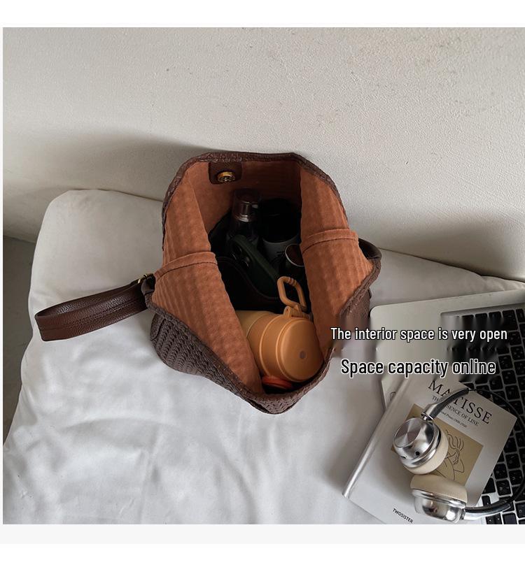 2025 Retro Solid Color Large Capacity Soft Leather Shoulder Bag