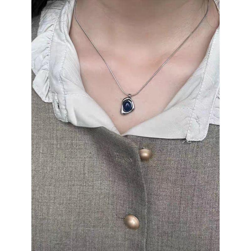 Three-Dimensional round Women's Silver Needle Clavicle Chain Natural Lapis Lazuli