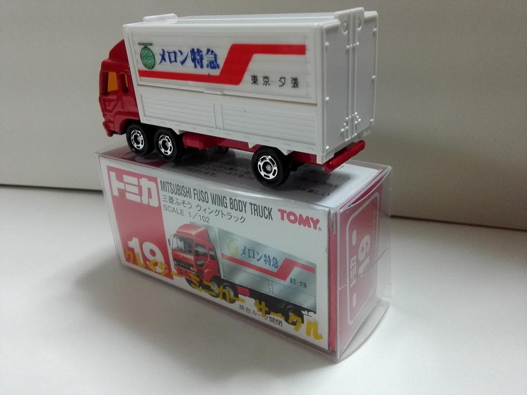 Tomica Red Box 19 Mitsubishi Fuso Melon Express Crazy Mini Car Circle с номером кейса.