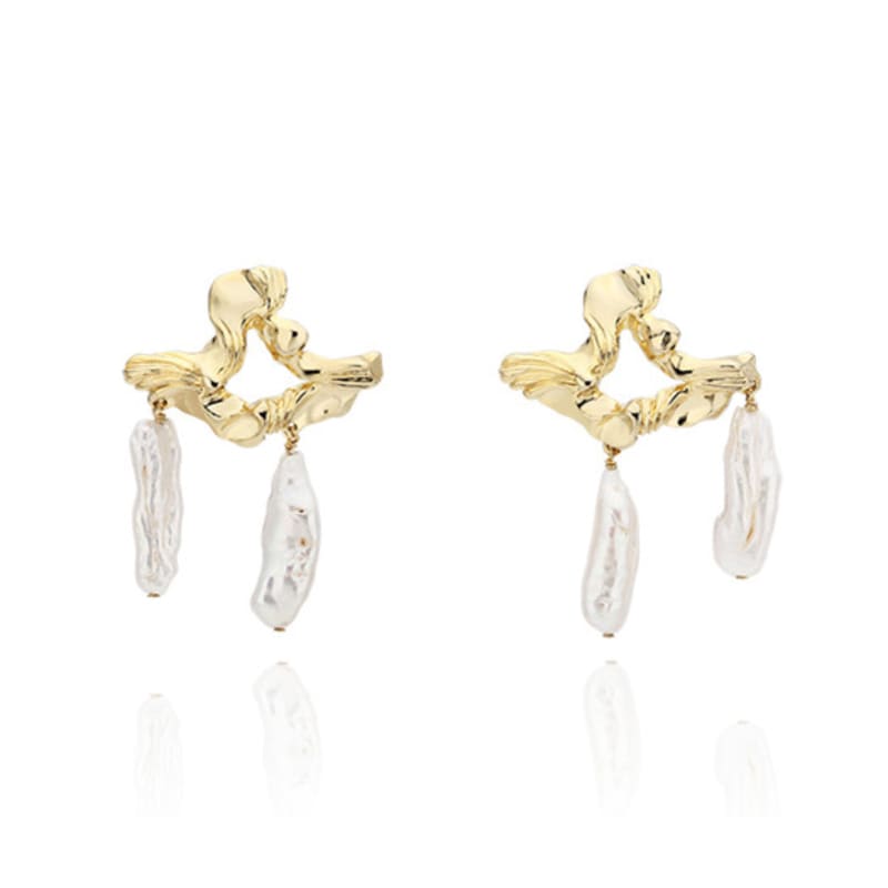 POPPI Romantic wavy pearl earrings