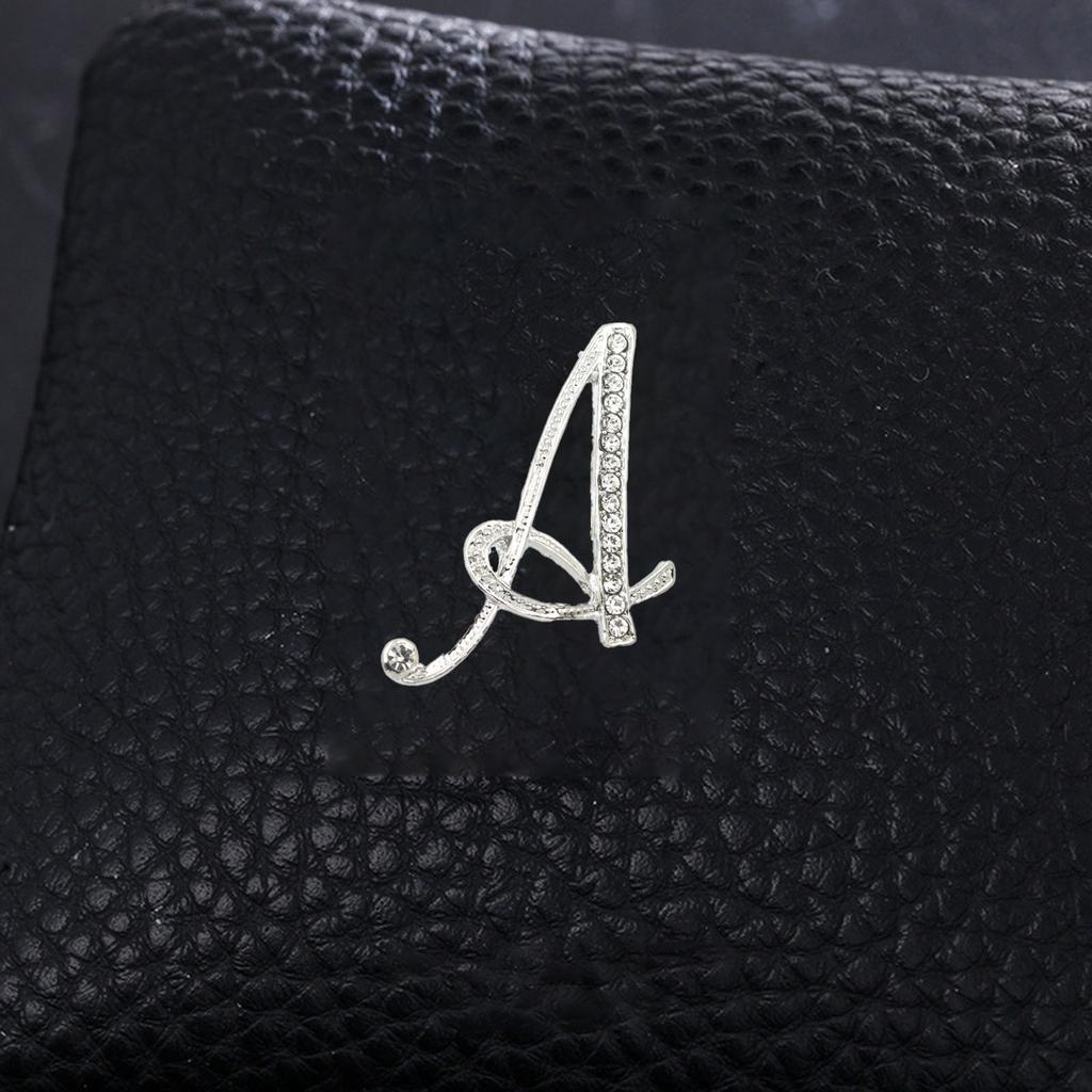 Английская буква брошь с цветком на груди из сплава с бриллиантами, наполненными водой, булавка для аксессуара одежды